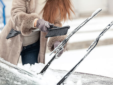 Enteisungstipps für den Winter – So bekommst du deine Autoscheiben eisfrei!